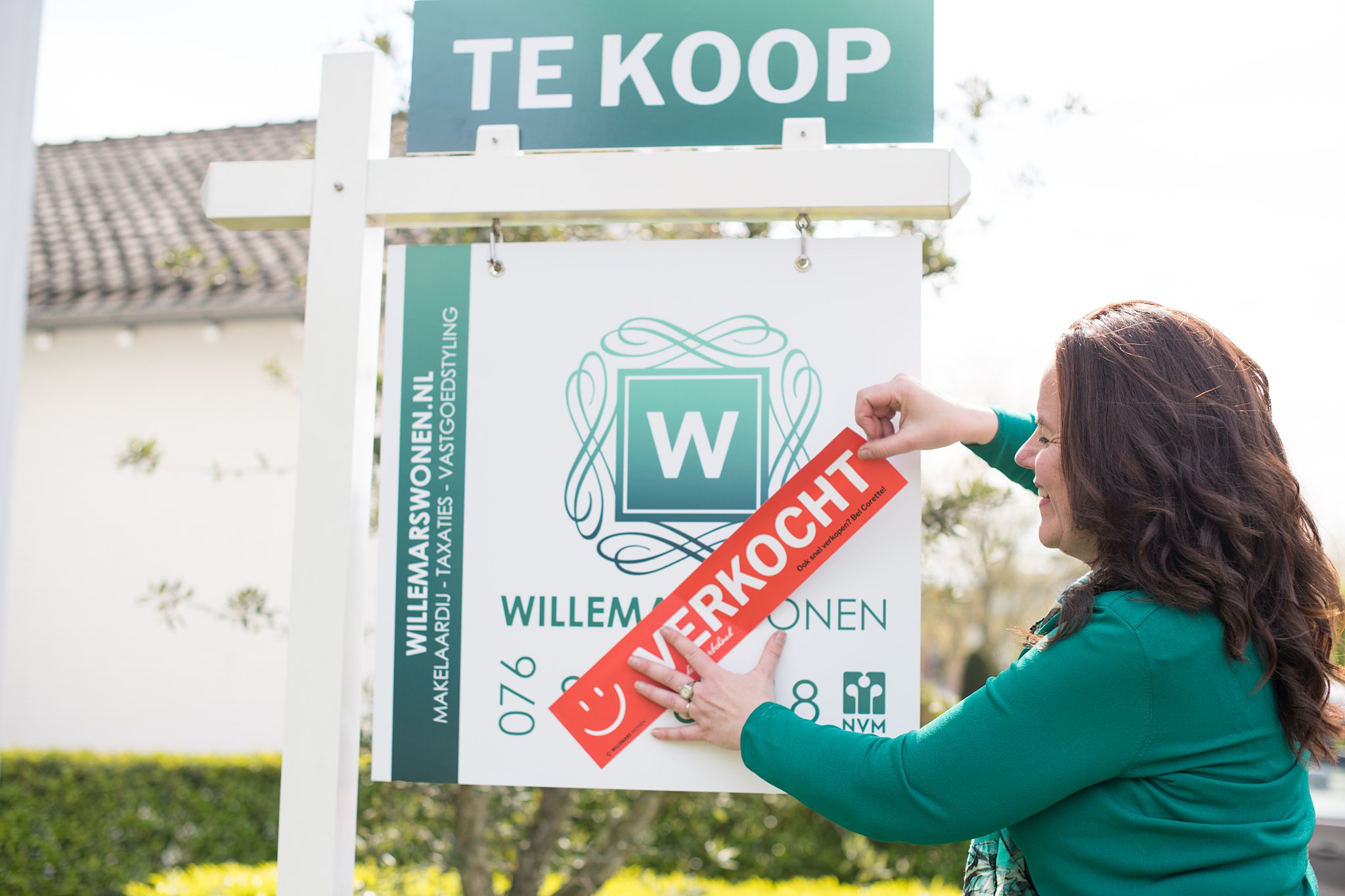 verkoopbord willemars wonen met verkocht sticker